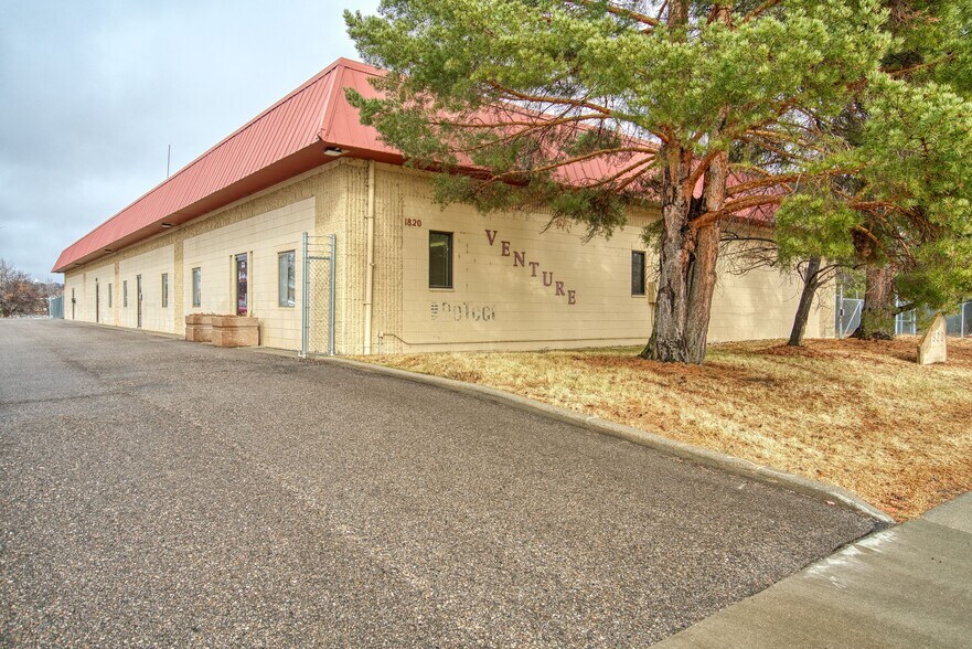 More Photos Of 1820 Delaware Pl, Longmont Warehouse For Sale