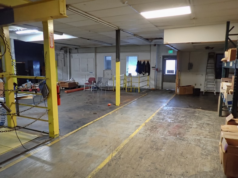 More Photos Of 116 N Main St, Kendallville Flex For Sale