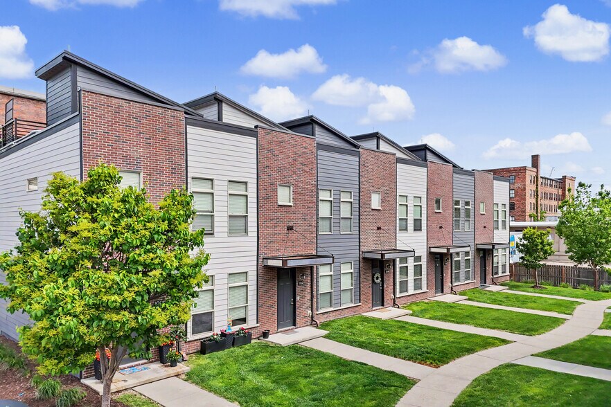 More Photos Of 325 SW 7th St, Des Moines Apartments For Sale