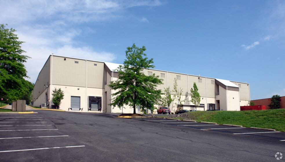 Primary Photo Of 8308 Cinder Bed Rd, Lorton Warehouse For Lease