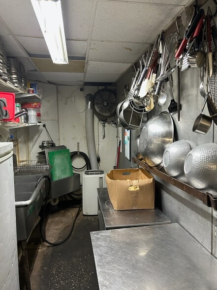 More Photos Of 320 S 8th St, Fernandina Beach Freestanding For Lease