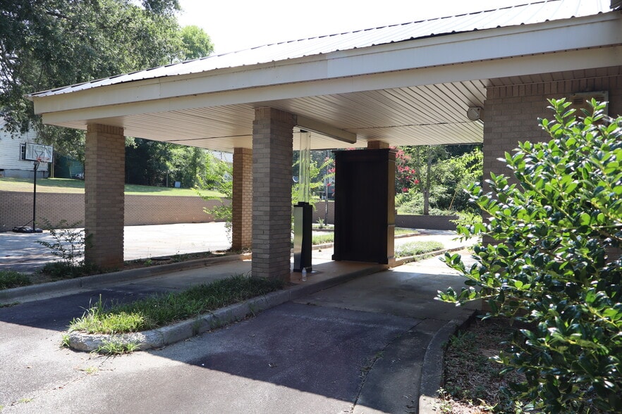 More Photos Of 253 E Savannah St, Calhoun Falls Freestanding For Sale