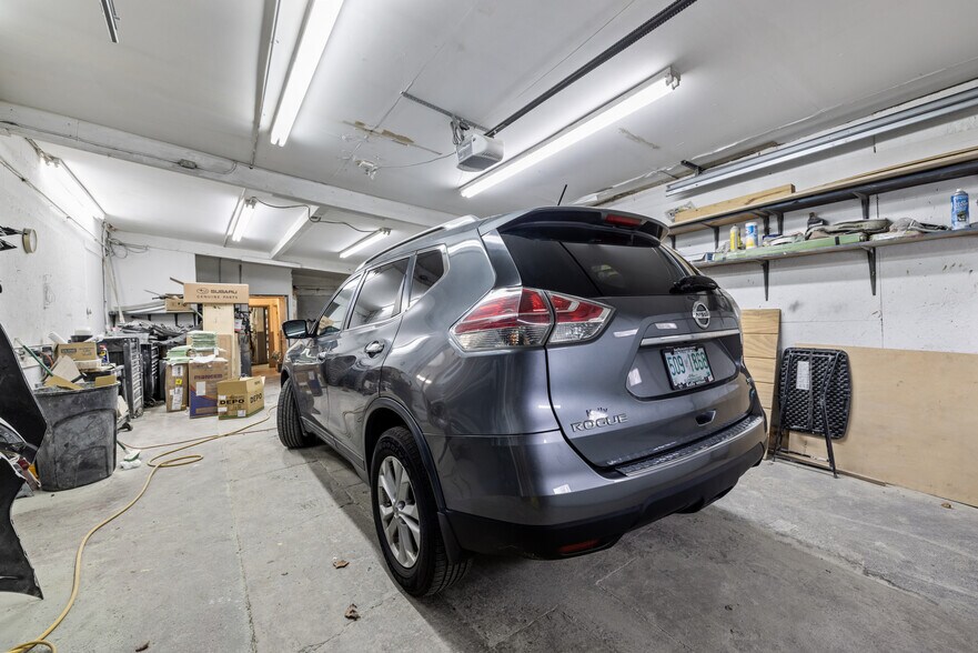 More Photos Of 20 Woodland St, Methuen Auto Repair For Sale