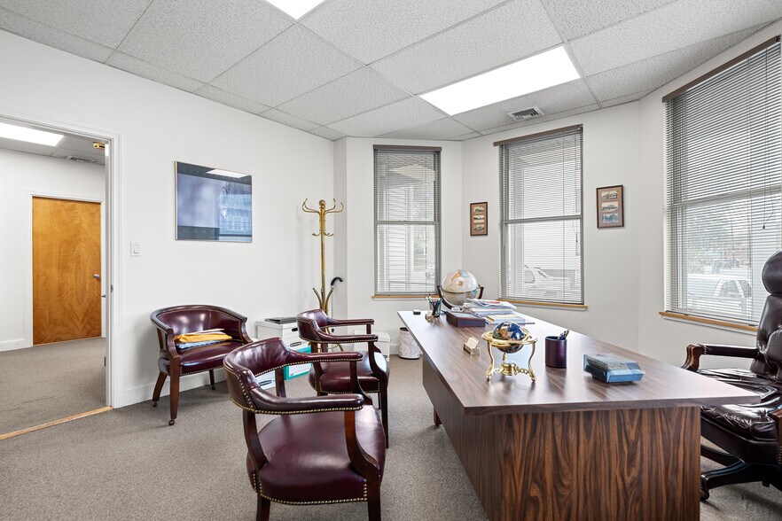 More Photos Of 1074 Massachusetts Ave, Arlington Office For Sale