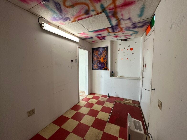 More Photos Of 2354 N Saint Louis Ave, Chicago Storefront Retail Residential For Lease