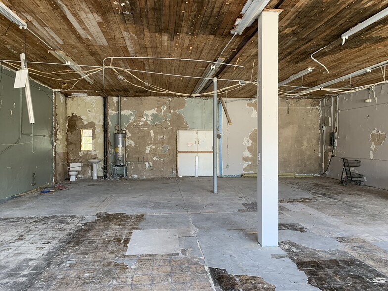 More Photos Of 1211 S Main St, Lillington Freestanding For Sale