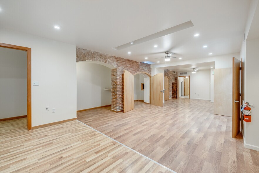 More Photos Of 883 Sacramento St, San Francisco Apartments For Sale