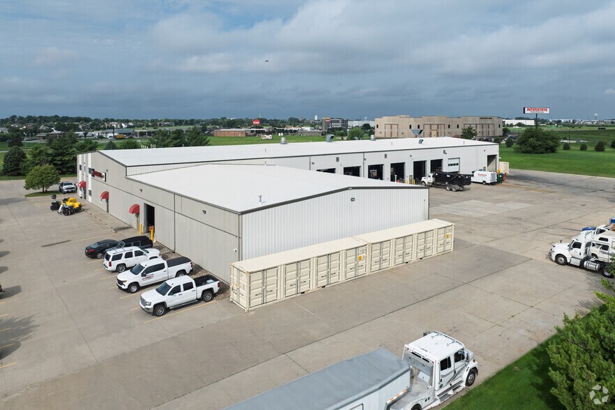 More Photos Of 407 Adventureland Dr NE, Altoona Truck Terminal For Sale