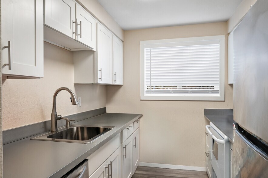 More Photos Of 20611 108th Ave SE, Kent Apartments For Sale