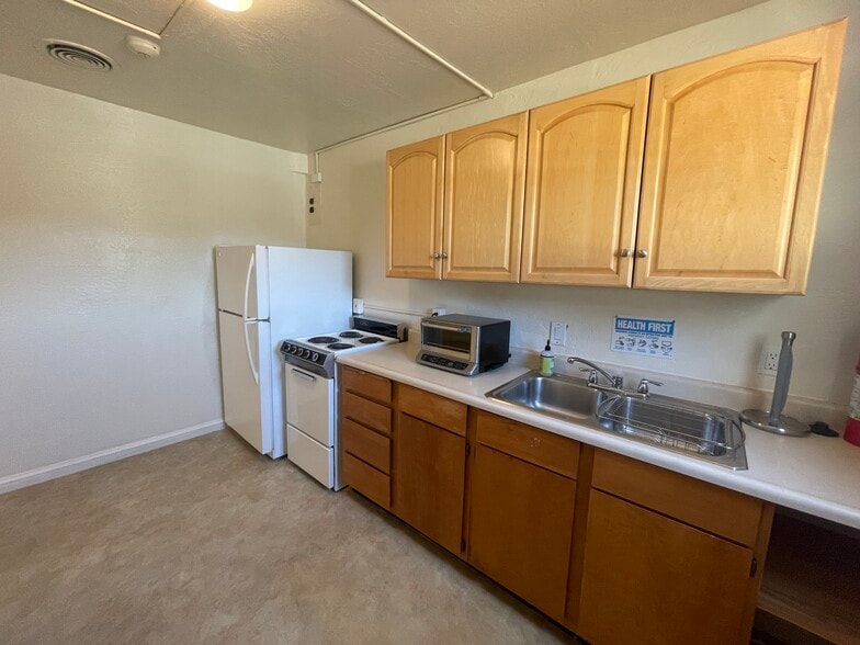 More Photos Of 110-112 Spaulding St, San Anselmo Storefront Retail Office For Lease