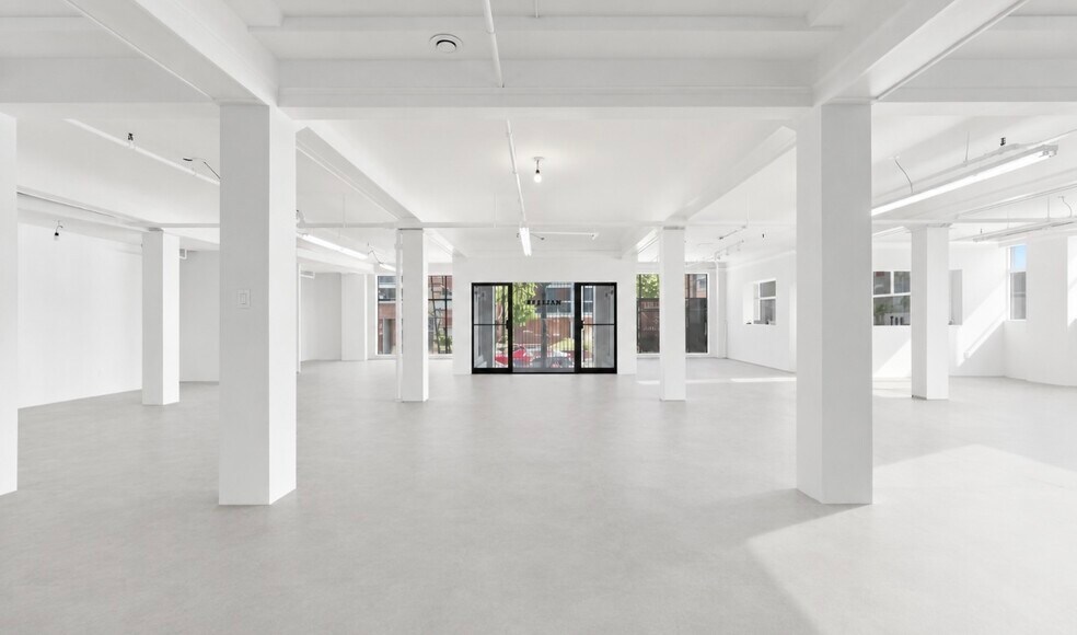 More Photos Of 10-14 Mccaul St, Toronto Office For Lease