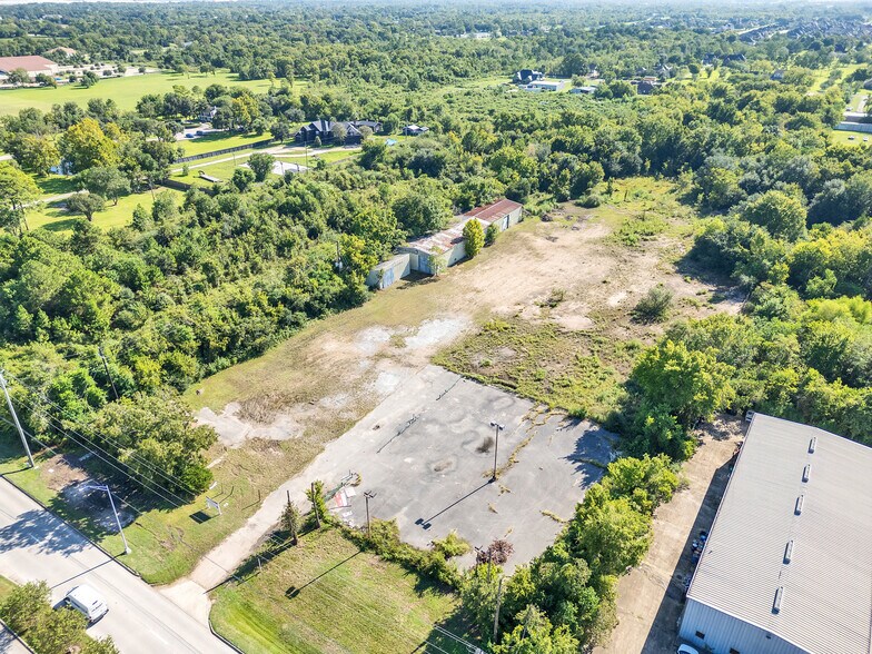 More Photos Of 2109 Cullen Blvd, Pearland Warehouse For Lease