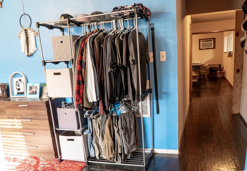 More Photos Of 120 N Main St, Yale Light Manufacturing For Sale