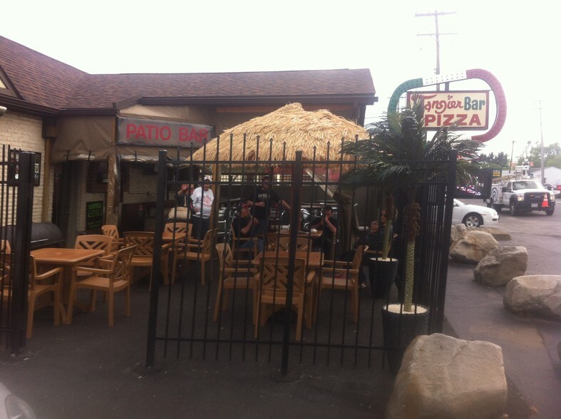 More Photos Of 880 Youngstown Poland Rd, Struthers Restaurant For Lease