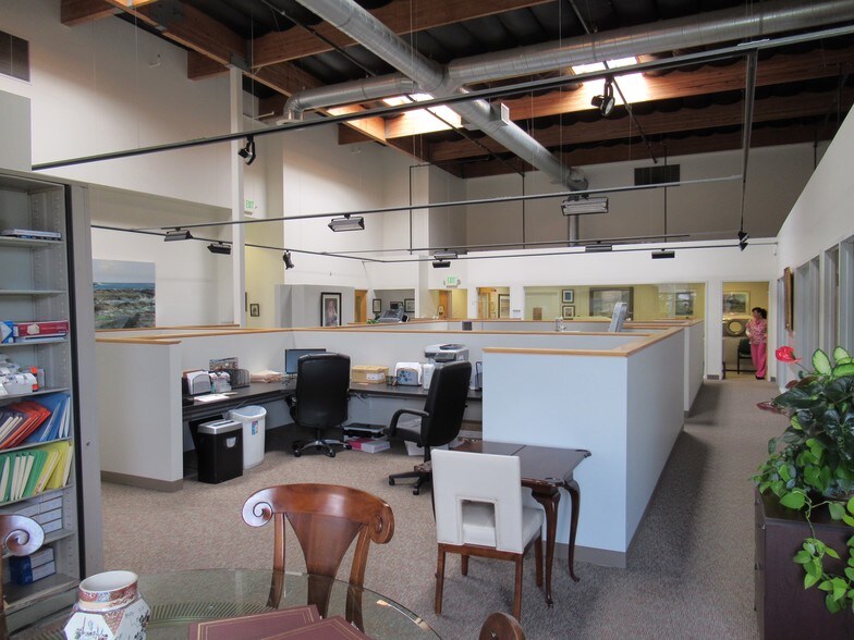 More Photos Of 187 Avenida La Pata, San Clemente Light Manufacturing For Sale
