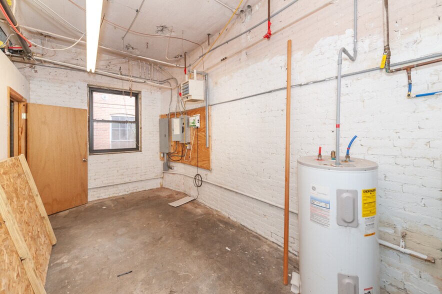 More Photos Of 71 Main St, Norwich Storefront Retail Office For Sale