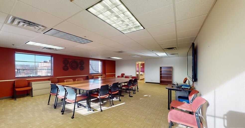 More Photos Of 140 Central Main St, Pueblo Hotel For Lease