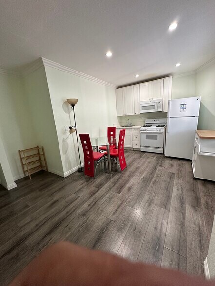 More Photos Of 1161 W 37th Dr, Los Angeles Apartments For Sale