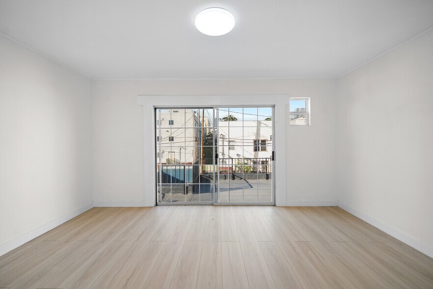 More Photos Of 2823 W 8th St, Los Angeles Office For Lease