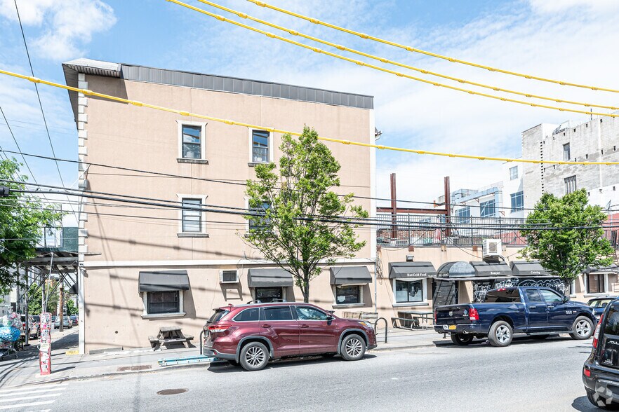 More Photos Of 269 Norman Ave, Brooklyn Storefront Retail Residential For Lease