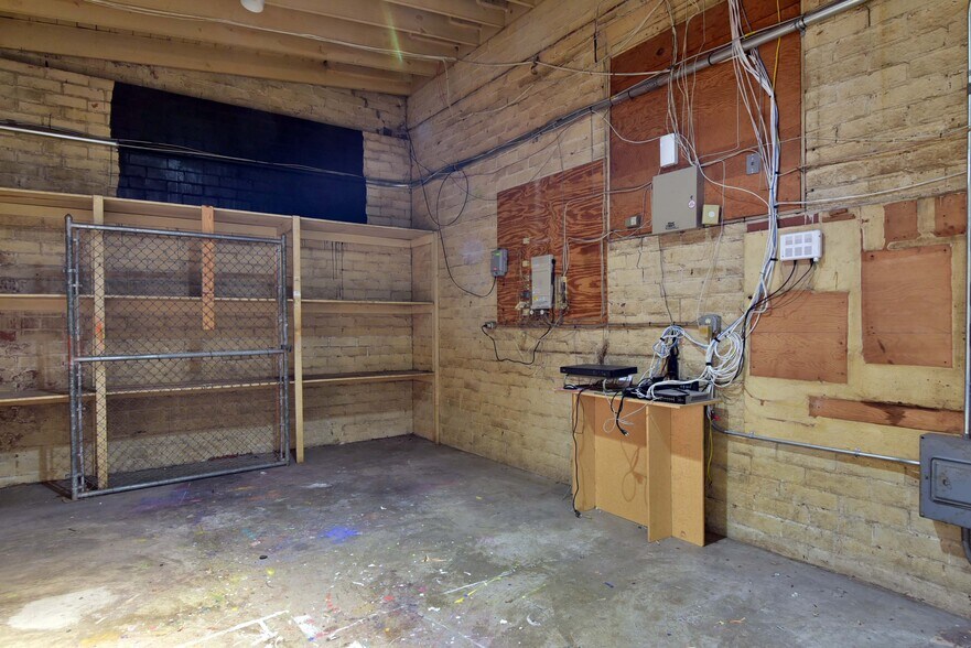 More Photos Of 511 W Broad Ave, Albany General Retail For Sale