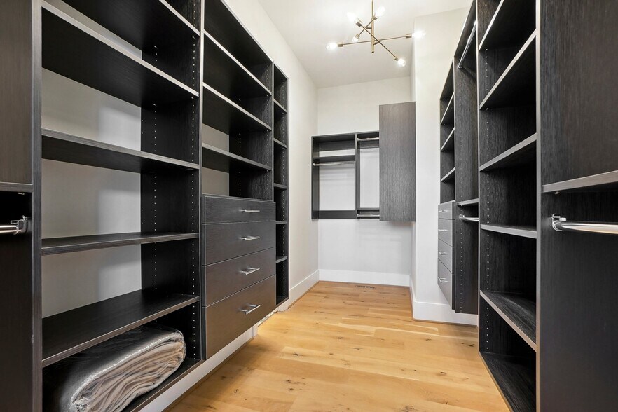 More Photos Of 396 Brookberry Farm Cir, Winston-Salem Specialty For Sale