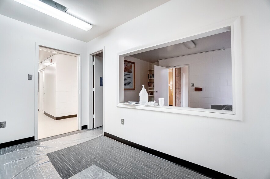 More Photos Of 1106 E High St, Springfield Schools For Sale