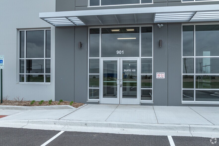 More Photos Of 901 E Laraway Rd, Joliet Distribution For Lease