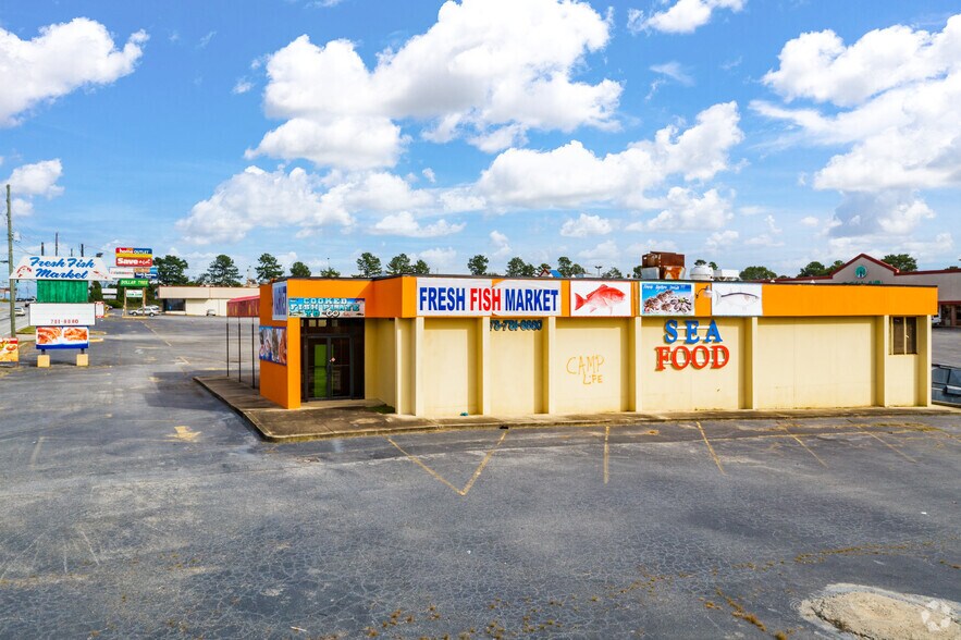 More Photos Of 1576 Eisenhower Pky, Macon-Bibb Unknown For Lease