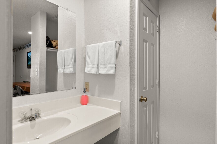 More Photos Of 9530 W FM 515, Alba Specialty For Sale