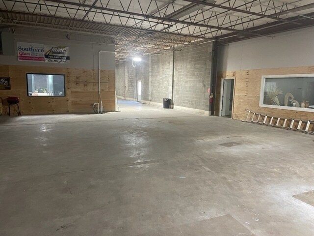 More Photos Of 924 9th Ave, Columbus Warehouse For Sale