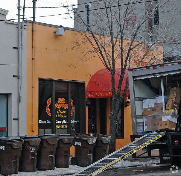 Primary Photo Of 204 W McMillan St, Cincinnati Restaurant For Sale