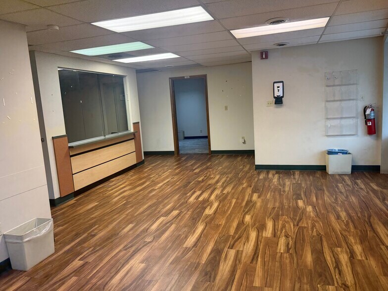More Photos Of 610-612 Lincoln Ave, Bellevue Storefront Retail Office For Lease