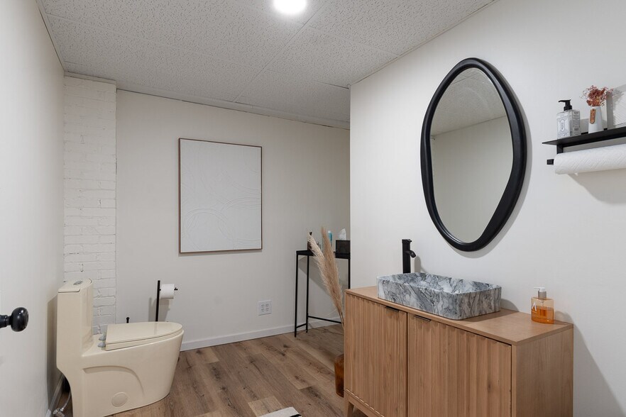 More Photos Of 2404 4th St, Cuyahoga Falls Office For Sale