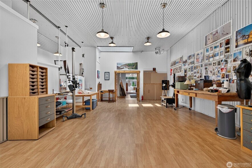 More Photos Of 112 1st Ave S, Ilwaco Storefront For Sale