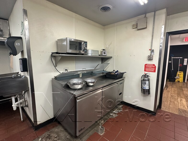 More Photos Of 10321 Chapman Hwy, Seymour Restaurant For Sale