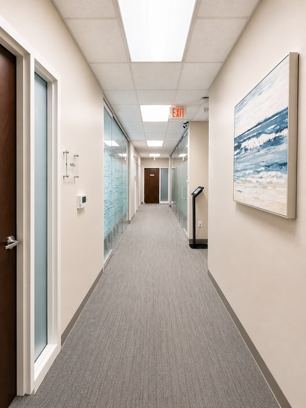 More Photos Of 9723 Northcross Center Ct, Huntersville Office For Lease