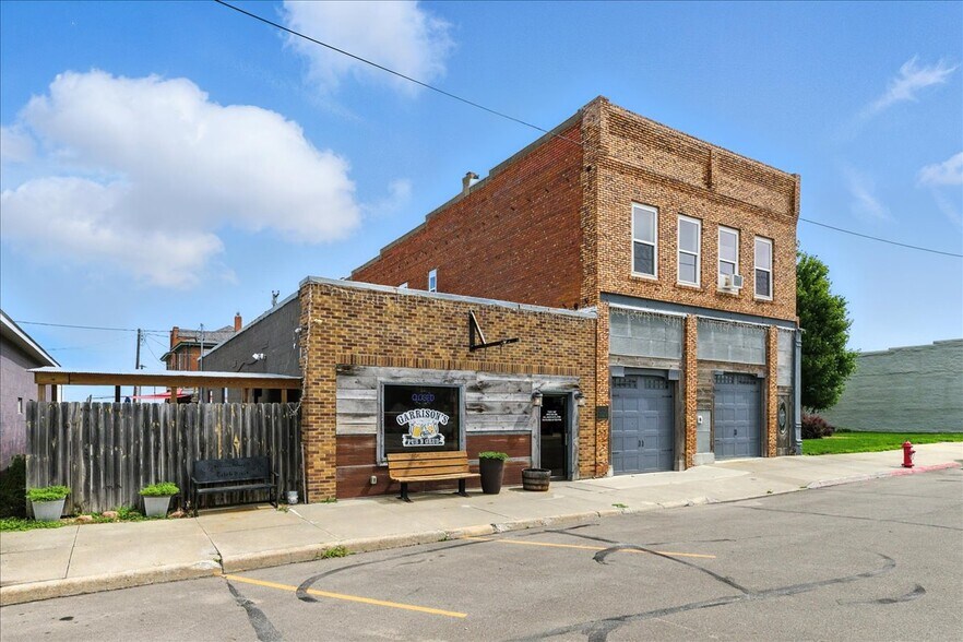 More Photos Of 501-503 Iowa Ave, Essex Storefront Retail Residential For Sale