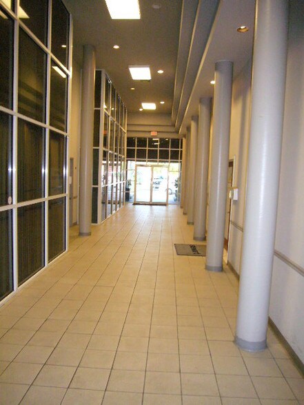 More Photos Of 5881 NW 151st St, Miami Lakes Office For Lease