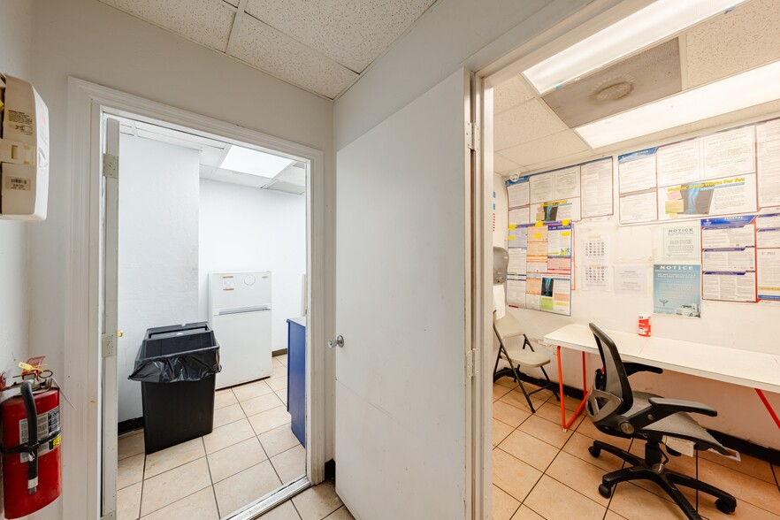More Photos Of 1930 NW 23rd St, Miami Warehouse For Sale
