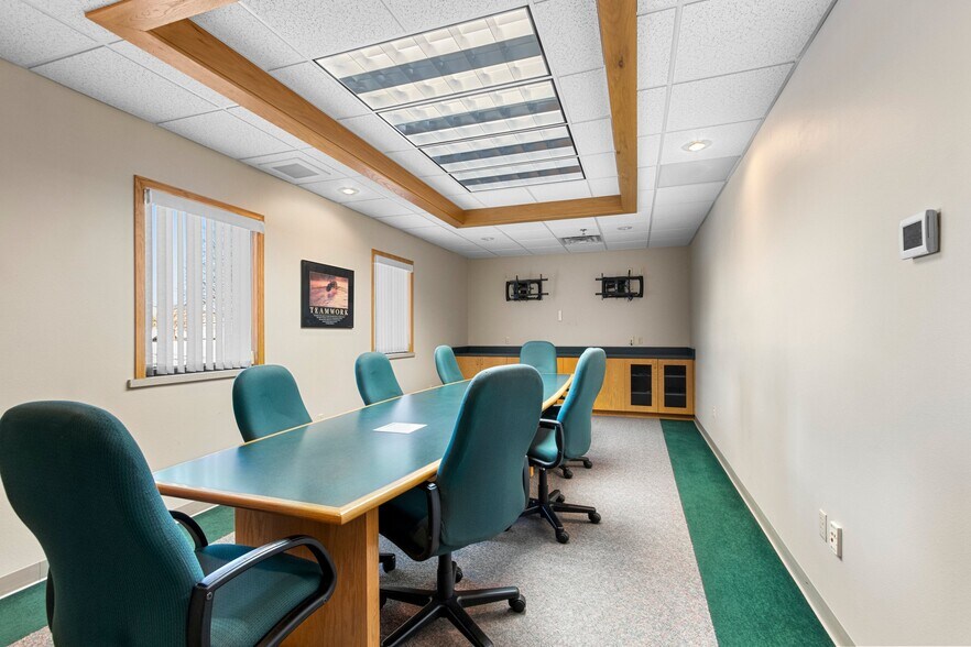 More Photos Of 2980 Walker Dr, Green Bay Office For Sale