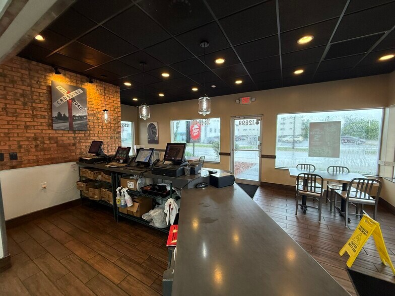 More Photos Of 12699 NE 6th Ave, North Miami Fast Food For Sale