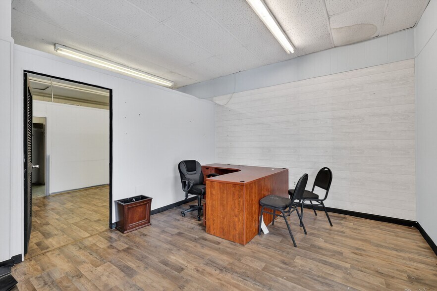 More Photos Of 1526 US Highway 441, Leesburg Auto Dealership For Sale