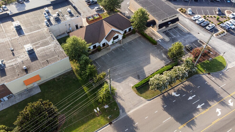 More Photos Of 3116 Evans St, Greenville Freestanding For Lease