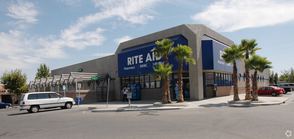 More Photos Of 17441 Main St, Hesperia Drugstore For Lease