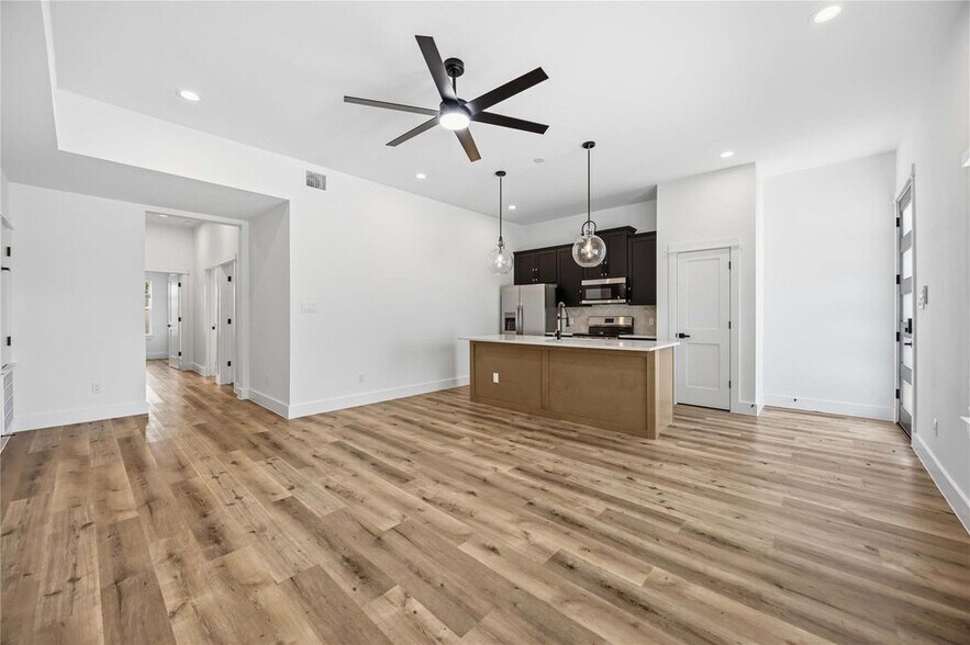 More Photos Of 4029 Cork Dr, Houston Apartments For Sale