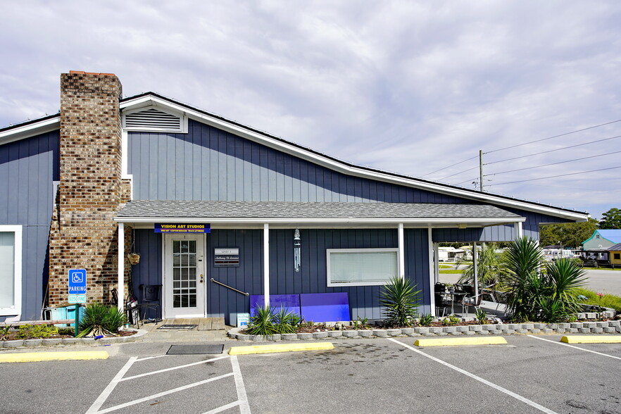 Primary Photo Of 2633 Holden Beach Rd SW, Holden Beach Restaurant For Sale