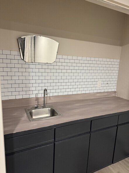 More Photos Of 621 Lakeview Rd, Clearwater Coworking Space