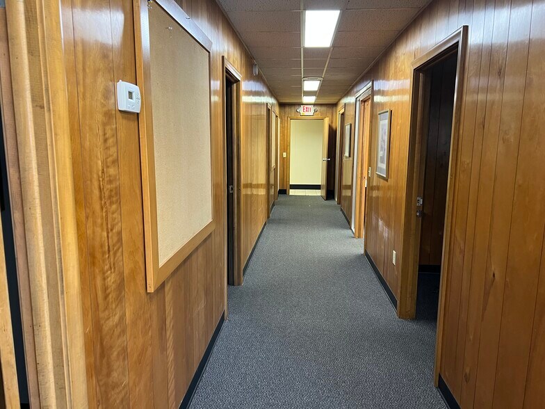 More Photos Of 1930 Fulton Ave NW, Canton Medical For Lease