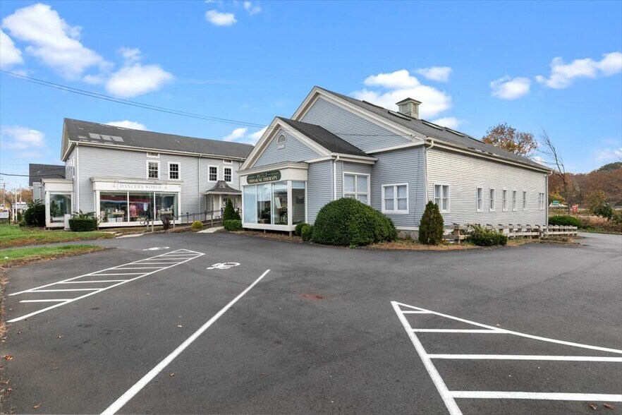 More Photos Of 2285 Whitney Ave, Hamden Medical For Sale